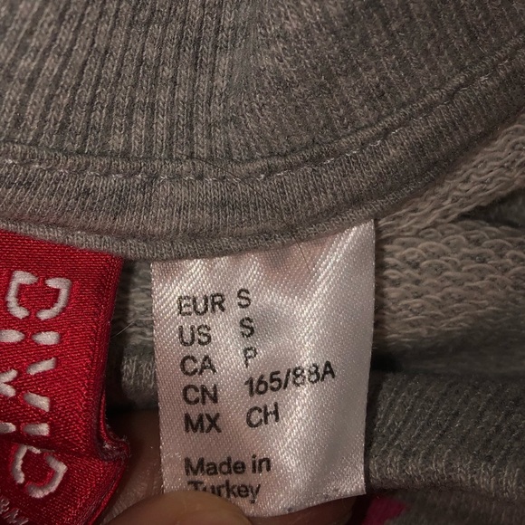 H&M divided “Call me-Blondie” Sweatshirt size S - Picture 5 of 5